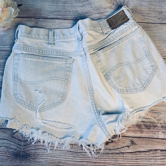 VINTAGE Lee High Waist Cutoff Jean Shorts - Picture 1 of 8